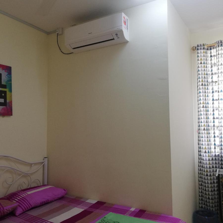 Neesa Homestay Bukit Gambang-Muslim ภายนอก รูปภาพ